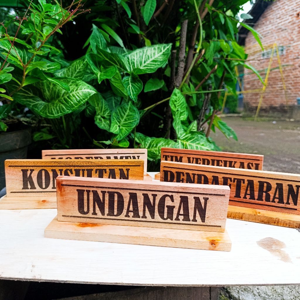 Jual Papan Nama Meja Custom Kayu Laser Grafir | Name Tag Meja Kantor ...