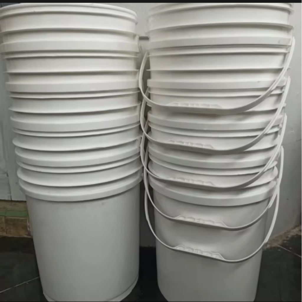 Jual Ember Cat Bekas 25kg Ember Serbaguna Timbo Timba Tanpa Tutup ...