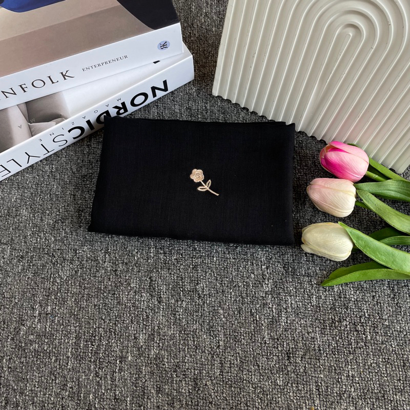 Hijab Segi Empat Paris Motif Bunga Mawar Bordir