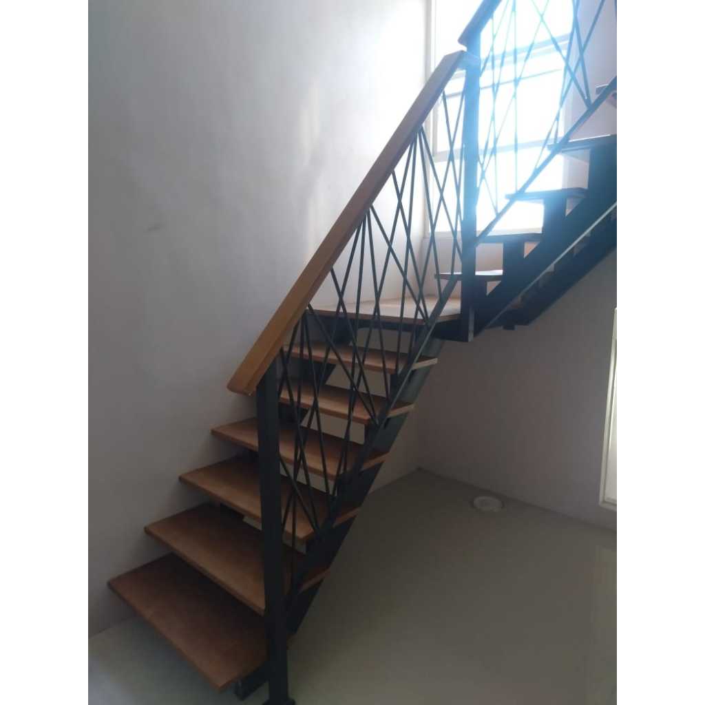 Jual Tangga kayu rangka besi railing custom | Shopee Indonesia