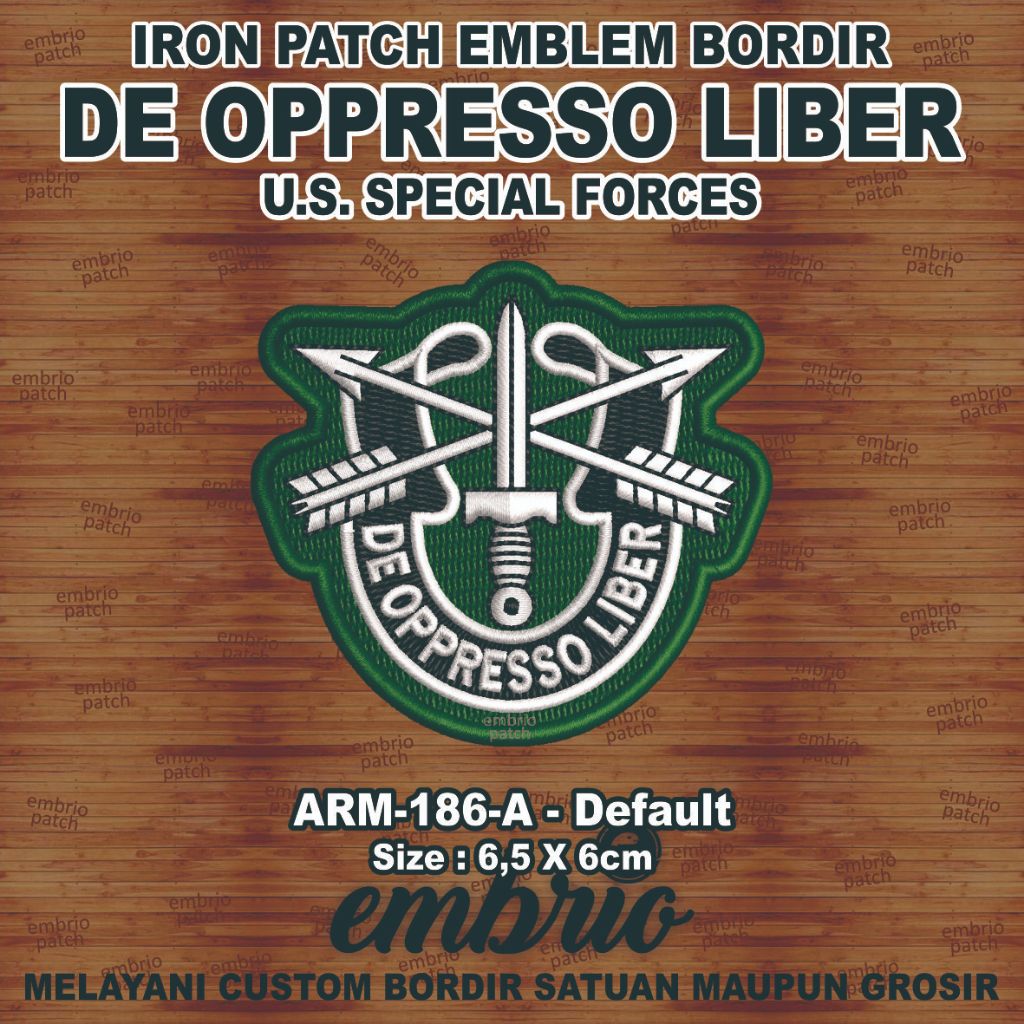 ECUSSON COS PARACHUTISTE forces speciales . Special forces patch . EUR