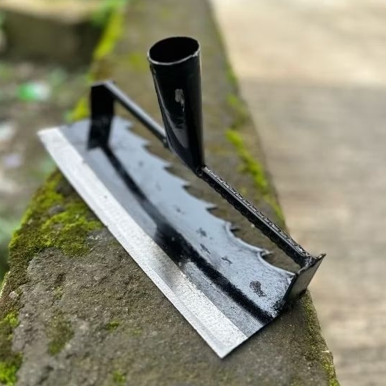 Jual Alat Garuk Rumput Liar Cangkul Gulma Bahan Baja Asli | Shopee ...