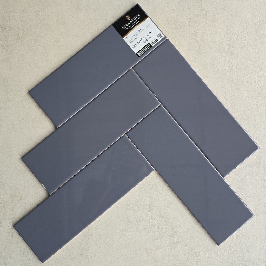 Jual Keramik Subway Mulia Signature 10x30 NEO GLOSSY DARK GREY | Shopee ...