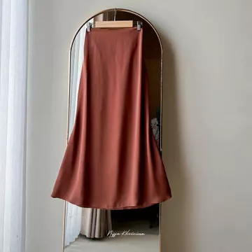 Bynissa MERRY SKIRT Pakaian Wanita Bawahan Rok Long Skirt Rok Satin Rok Duyung