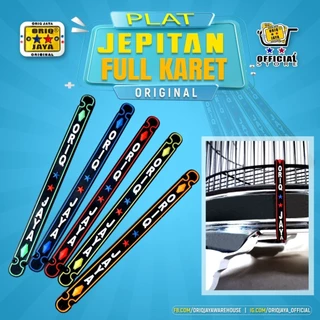 Yalangoch qizlar yigitlar uchun raqsga tushishadi Yumshoq porno: ikkita yigit va bir qiz