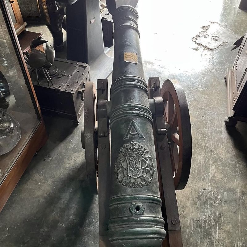 Jual Meriam Perunggu VOC Belanda dengan Stand Roda Kayu Besi Antik ...