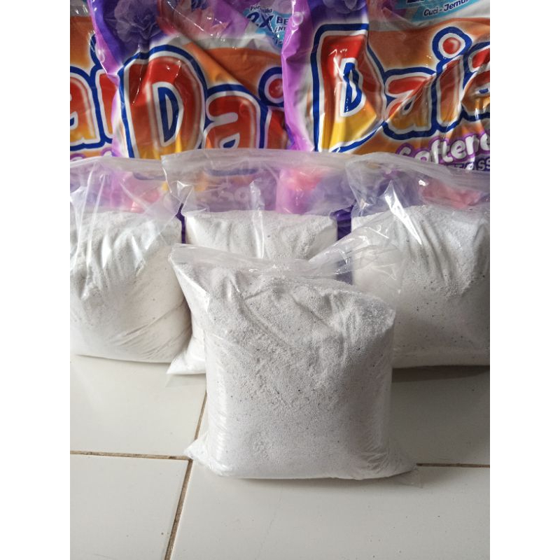 Jual Repack DAIA Violet Passion Detergent Bubuk + Softener 1 kg - Daia ...
