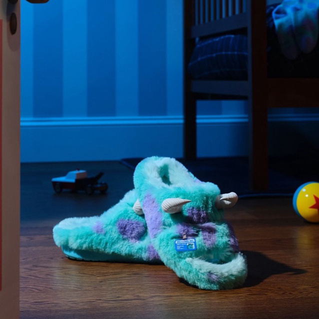 Jual CROCS X MONSTERS INC SULLY COZY SANDAL | Shopee Indonesia