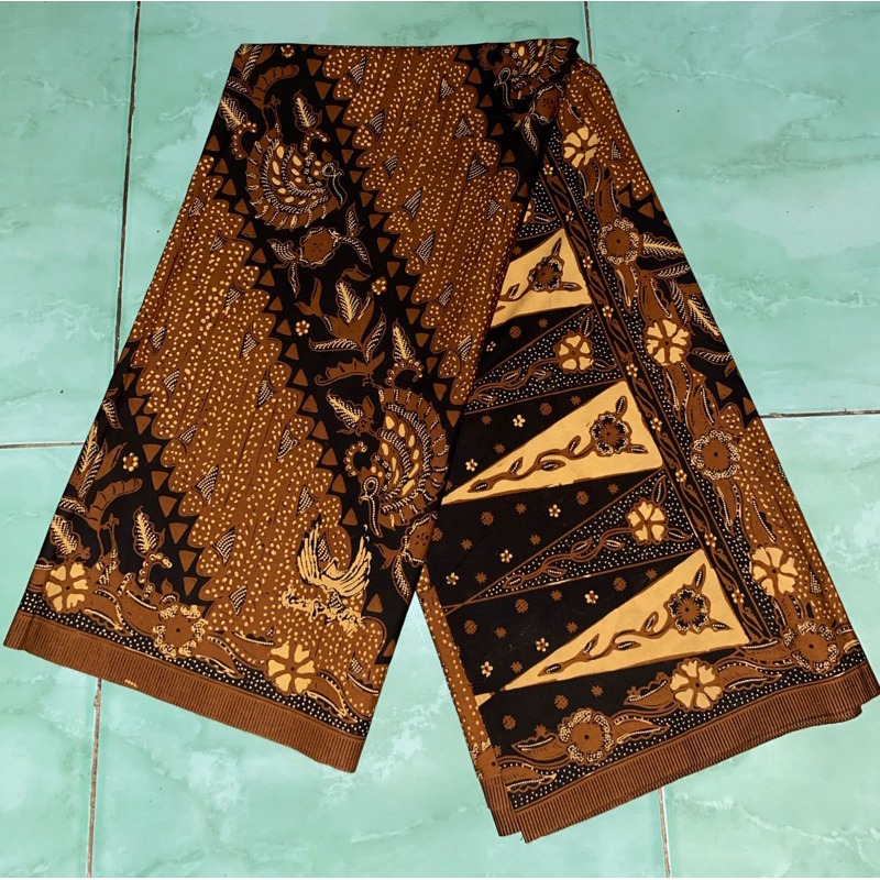 Jual Lar Gurda Sarung Batik Tradisional premium AH51 | Shopee Indonesia