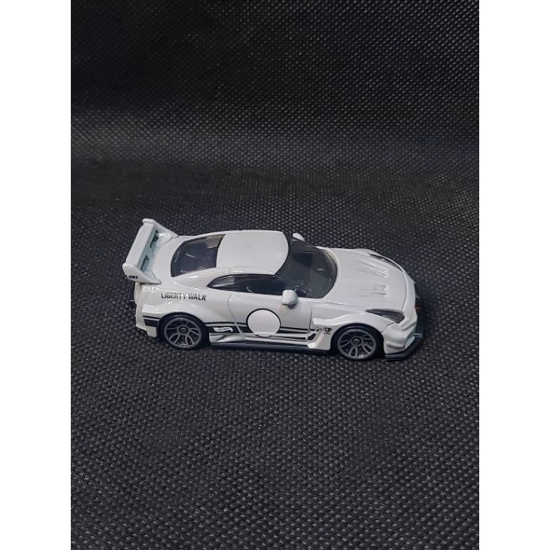 Jual HOT WHEELS LBWK R35 GREY | Shopee Indonesia