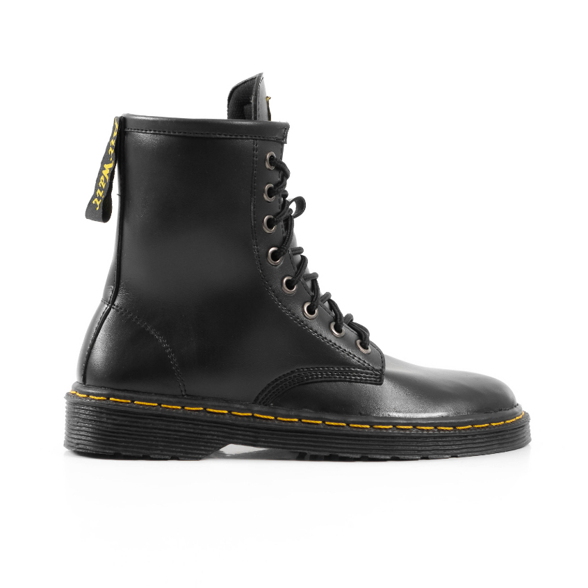 Jual Sepatu Boots Pria Docmart 8 Hole - ONETRACK | Shopee Indonesia
