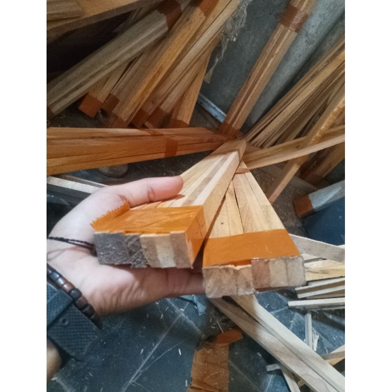 Jual list / Reng kayu mahoni sudah serut halus ukuran 2cm×1cm×100cm (1 ...