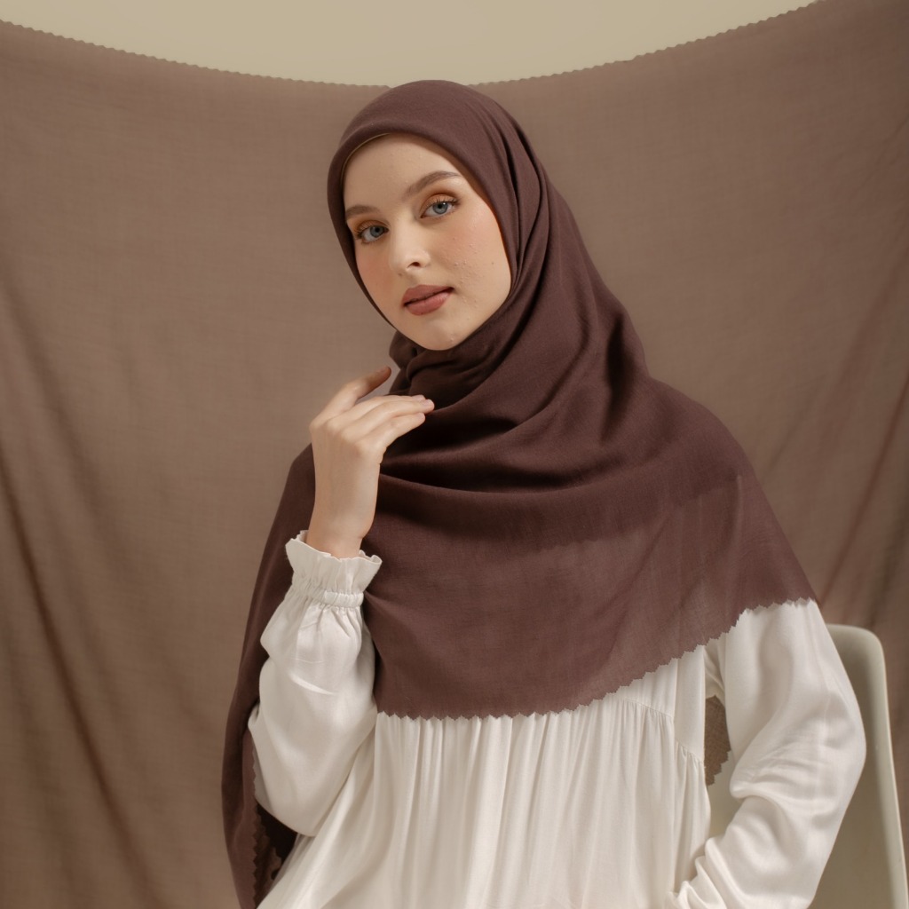 Luma Dawa Kara Scarf Syar'I (Hijab Syar’I 140 X 140 Cm) Lasercut Segi Empat Syar'I Umroh Haji