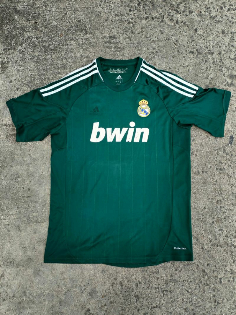 Jual Jersey Real Madrid Bwin warna hijau 2013 official | Shopee Indonesia