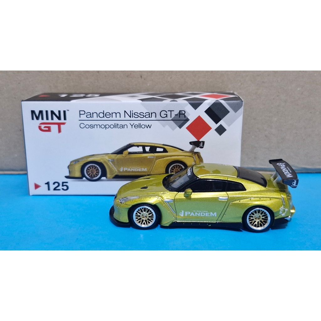 Mini-Gt Pandem Gt-R 35 Cosmopolitan Yellow1/64 Mini Car Left