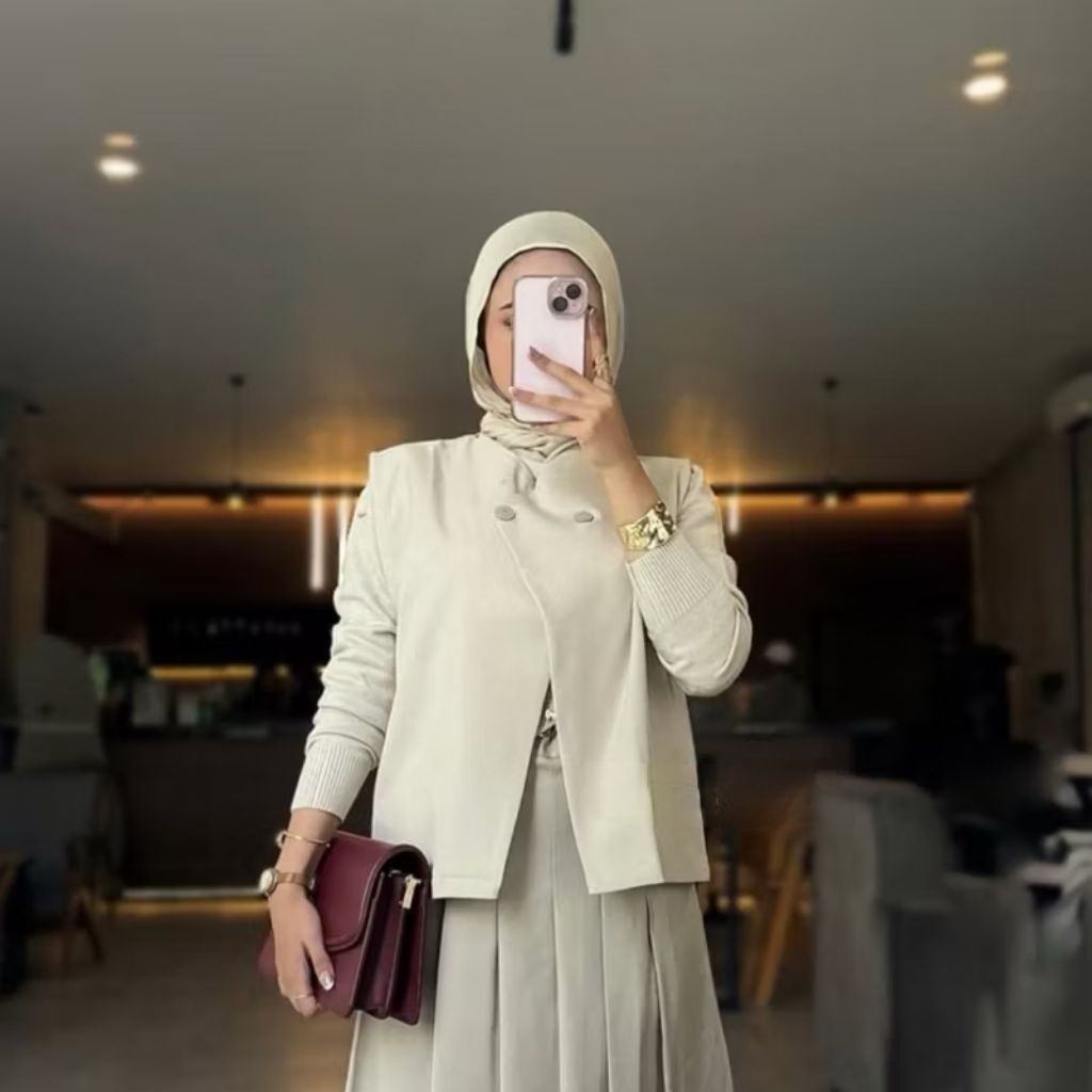 Jual Kimmy Vest Wanita Rompi Outer Basic Material Semi Woll Outfit Of ...