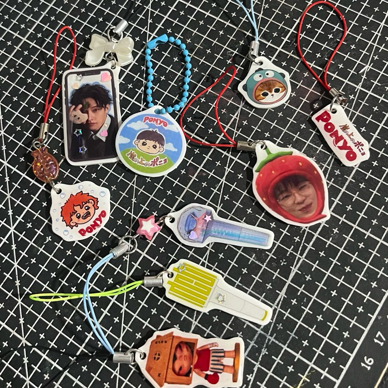Jual Custom Keychains Shrink Paper | Shopee Indonesia