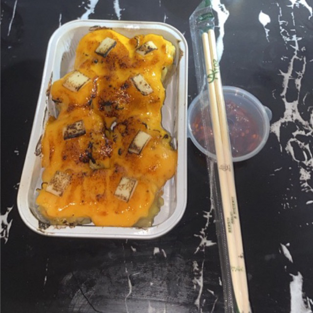 Tampilan menarik Dimsum Mentai dengan sentuhan Chili Oil