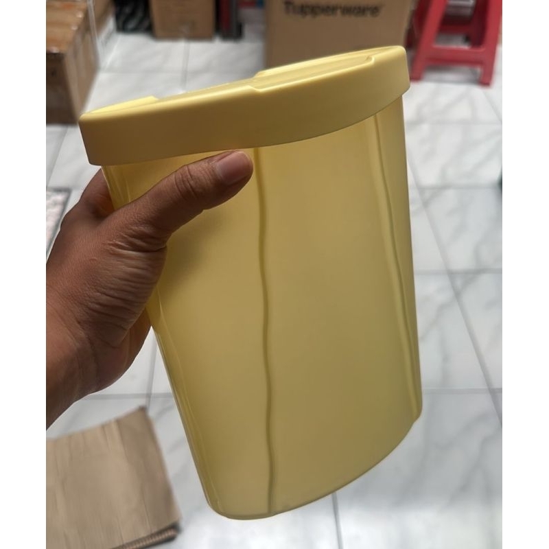 Jual Tupperware tall Carribean canister 2,5L warna kuning | Shopee ...