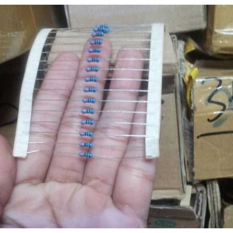 EDGELEC 100pcs 360 ohm Resistor 1/2w (0.5Watt) ±1% Tolerance