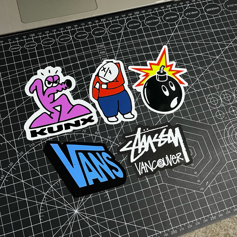 Jual STIKER KALCER STICKERPACK BRAND | KUNX V4NS STUSSYY | STIKER HELM ...