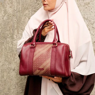 FURLA エナメル クロコダイル風 トートバッグ 黒 オンライン セールファッション - 【美品】FURLA フルラ