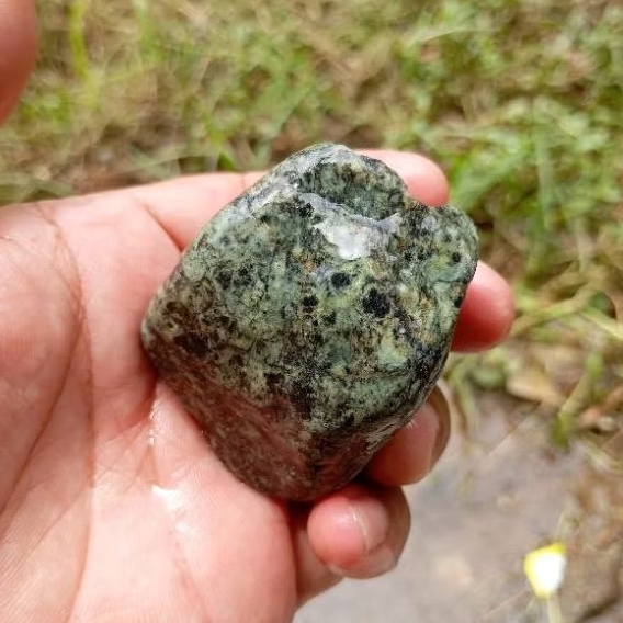 Jual Rough batu badar besi hijau 117gr | Shopee Indonesia