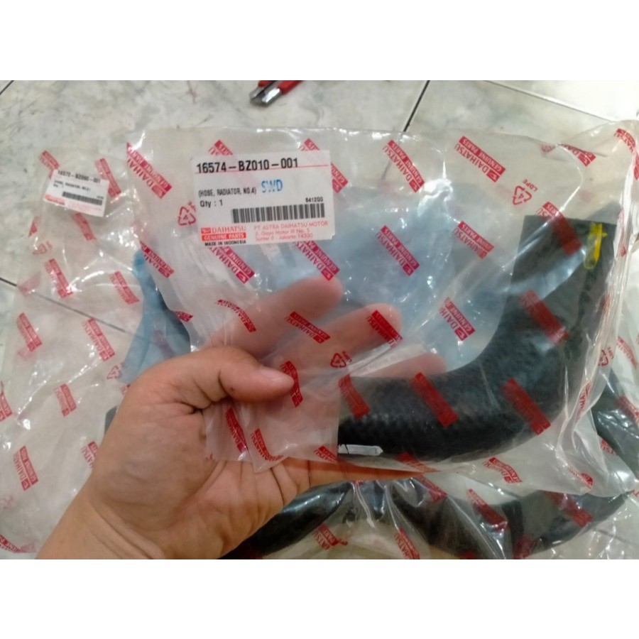 Jual selang radiator pendek atas avanza xenia rush terios ori | Shopee ...