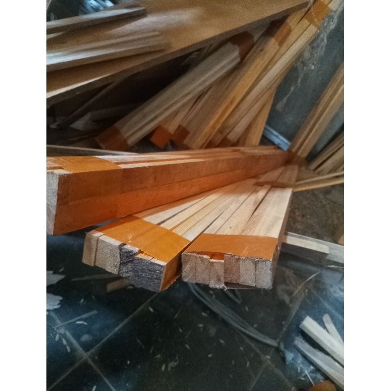 Jual list / Reng kayu mahoni sudah serut halus ukuran 2cm×1cm×100cm (1 ...