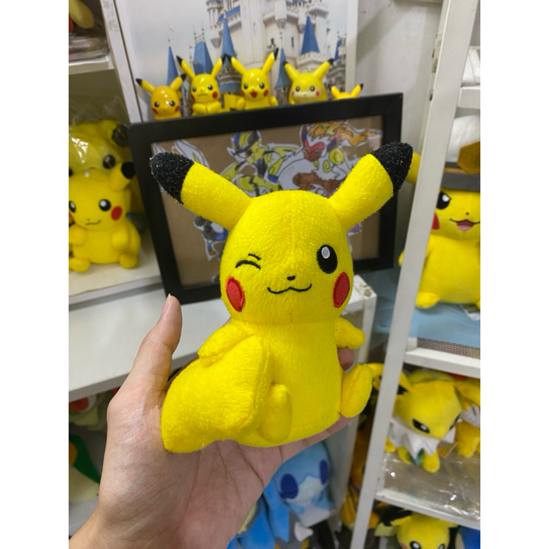 Jual banpresto pikachu small plush original | Shopee Indonesia