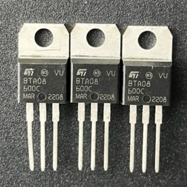 TEKLIGHT BTA08-600B BTA08 600 TRIAC 8A 600V TO-220 = BTA08-800 100% NUOVO ed ORIGINALE