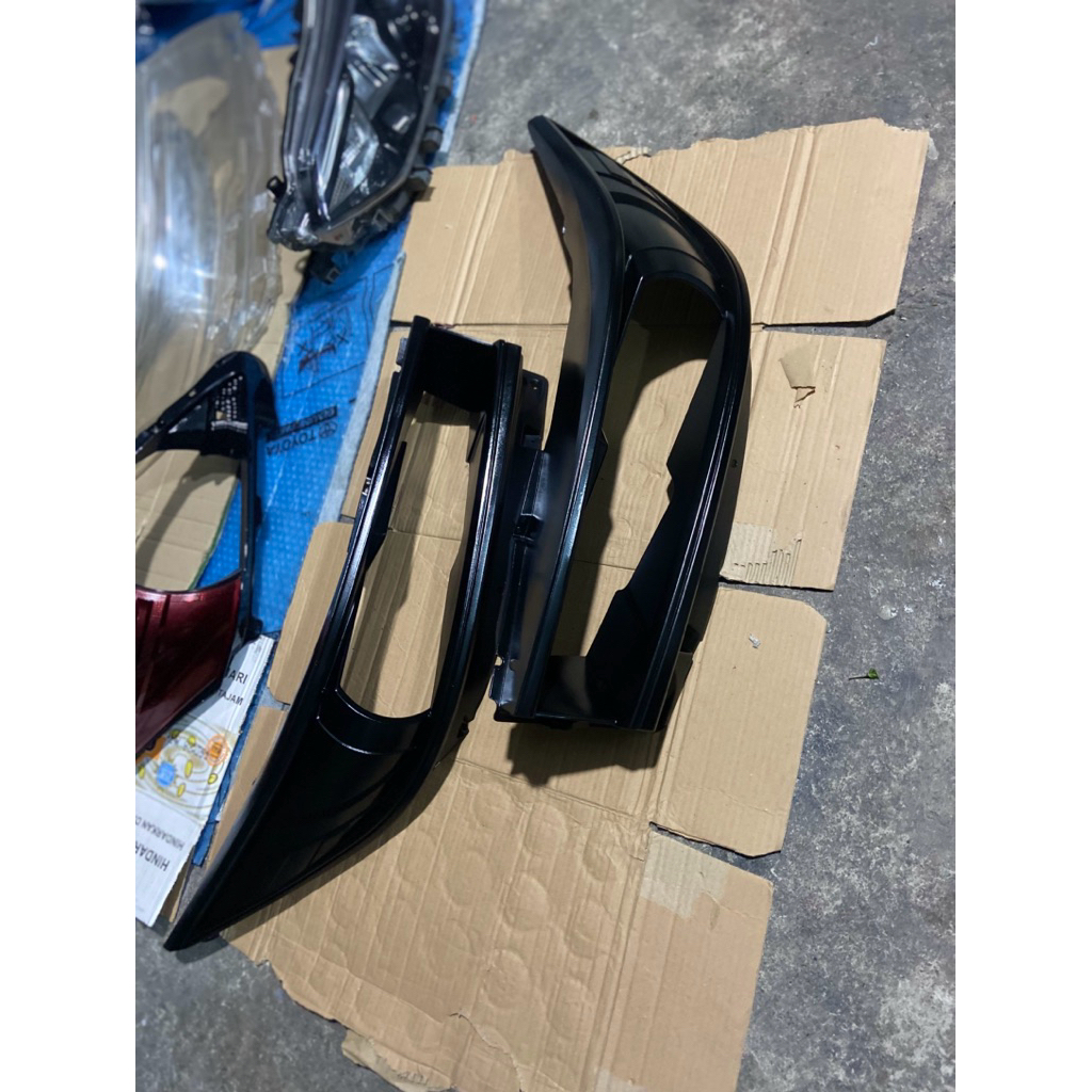 Jual Frame Kacamata Headlamp Lampu Depan Mobil Toyota Innova Reborn ...