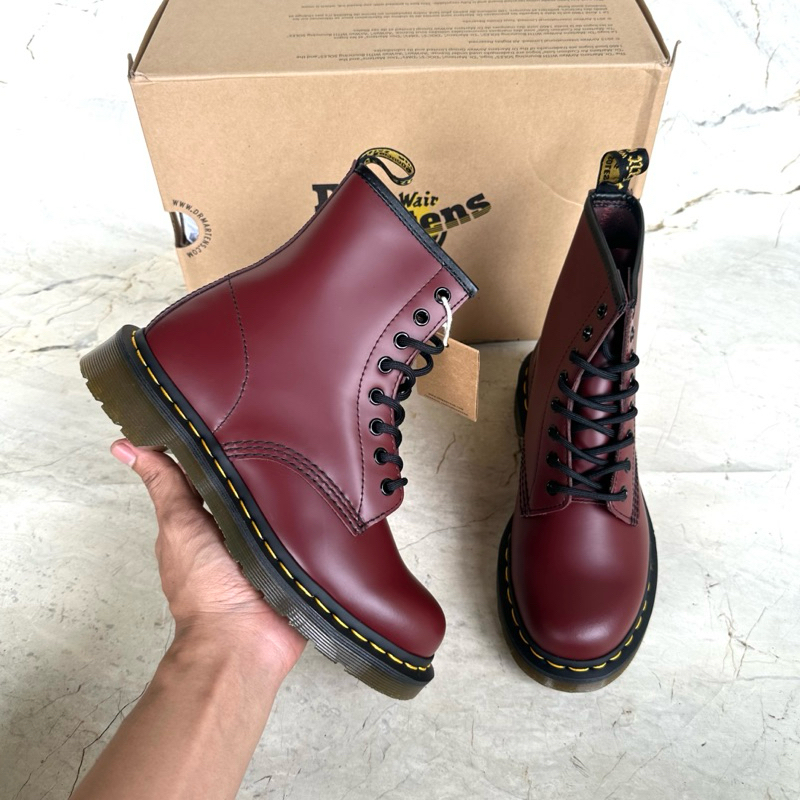 Jual Dr marten 1460 Red Cherry | Shopee Indonesia