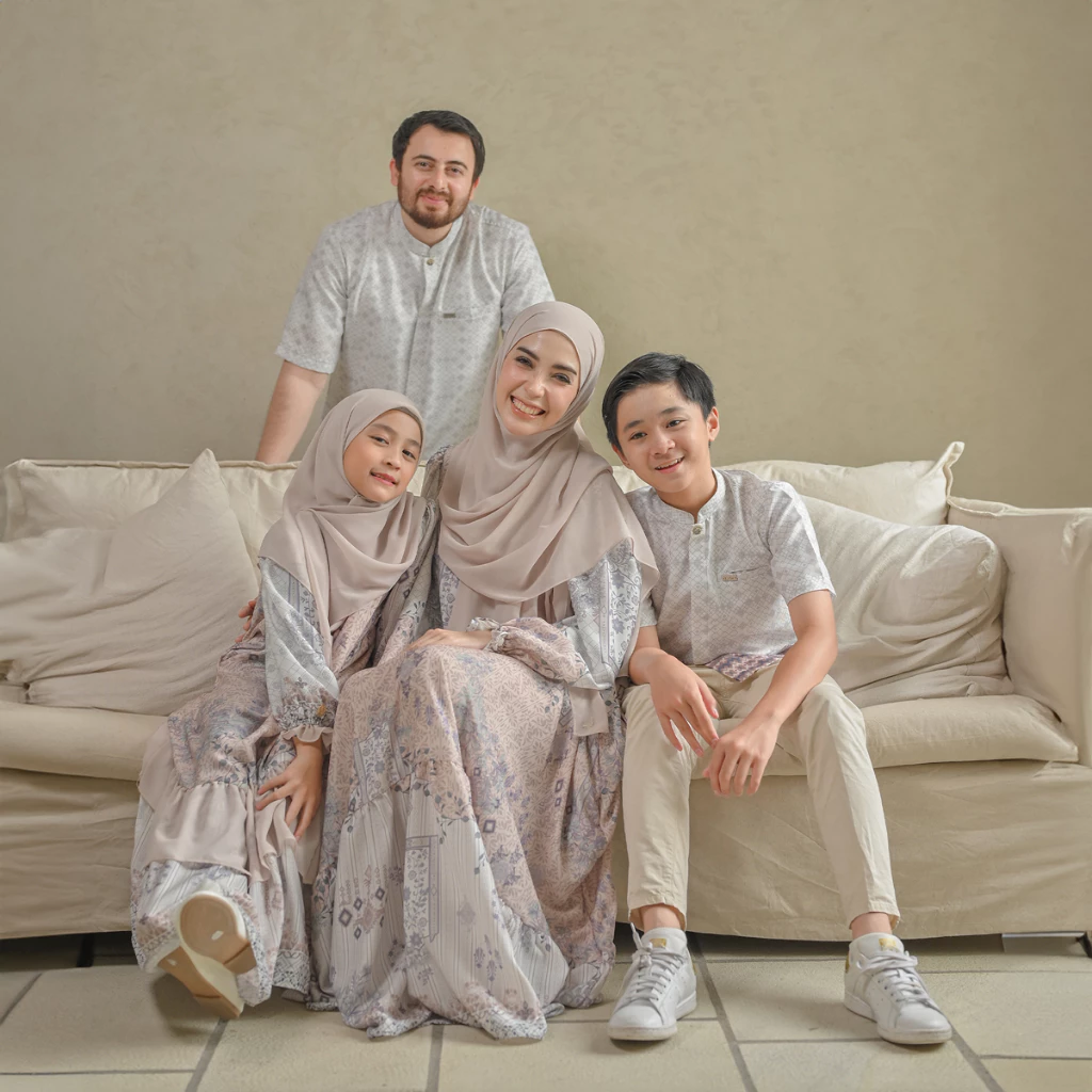 Koleksi Sarimbit eL-Qisa Family White Blush Lidiahadiwinoto 2025