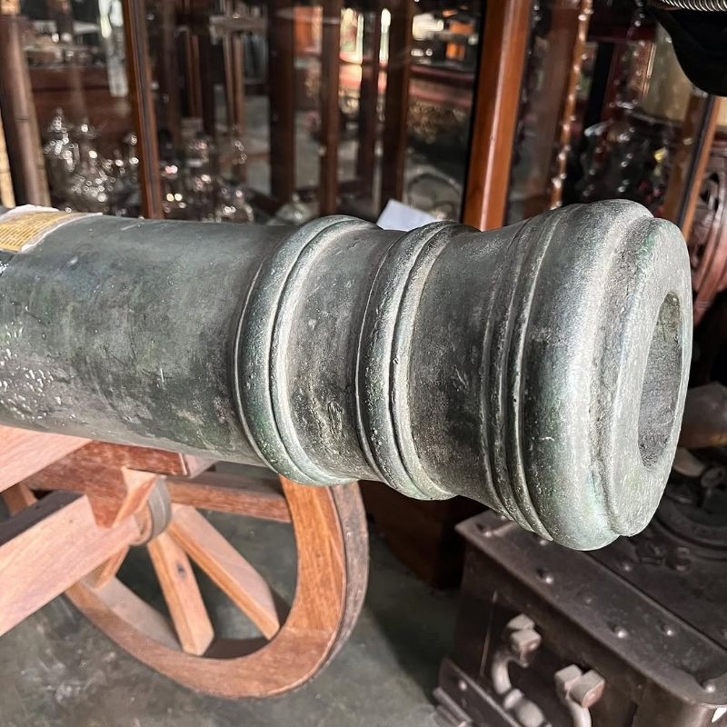 Jual Meriam Perunggu VOC Belanda dengan Stand Roda Kayu Besi Antik ...