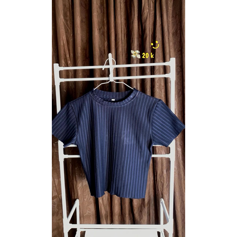Jual crop top biru gelap 20.000 ( belum pernah pakai ) | Shopee Indonesia