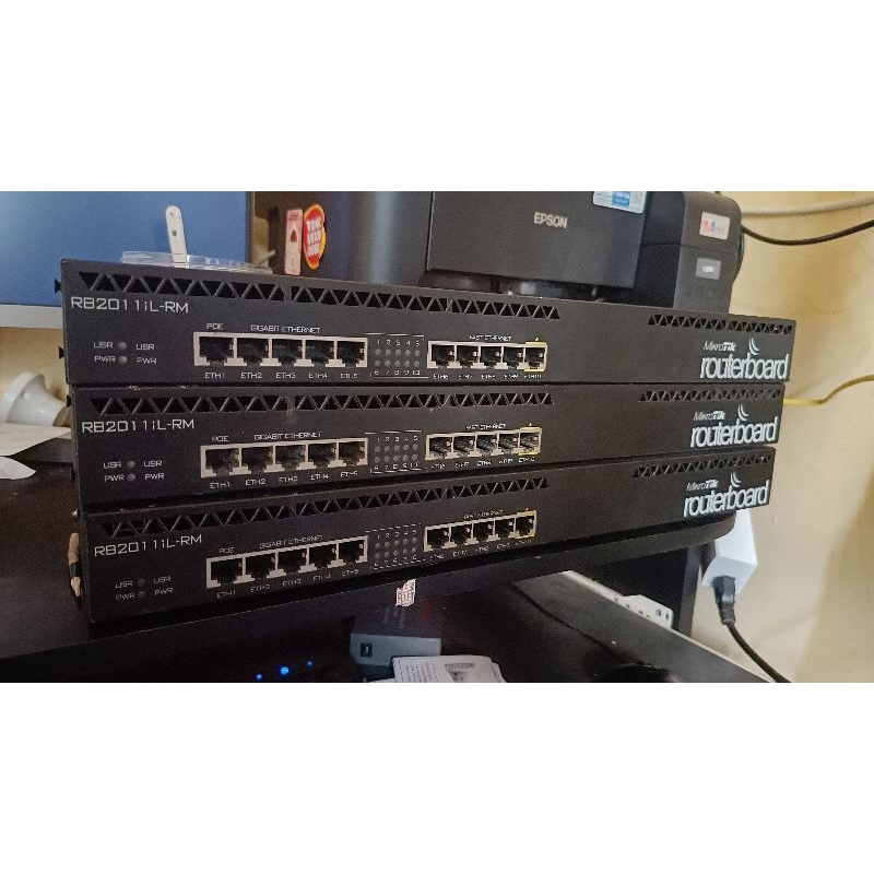 Jual Mikrotik RB2011iL-RM lengkap adaptor | Shopee Indonesia