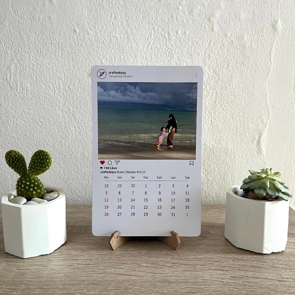 Jual [Custom Foto] Kalender Meja 2026 Frame Instagram untuk Meja Kerja ...