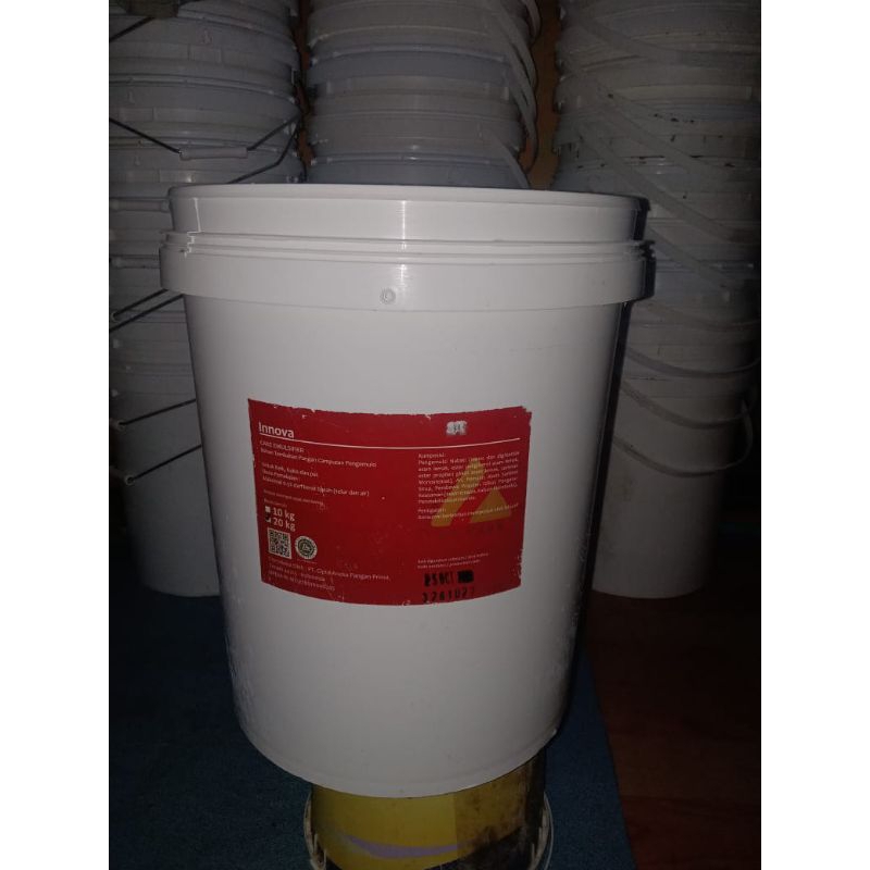 Jual Ember putih bekas slay roti 25 kg Plus tutup | Shopee Indonesia