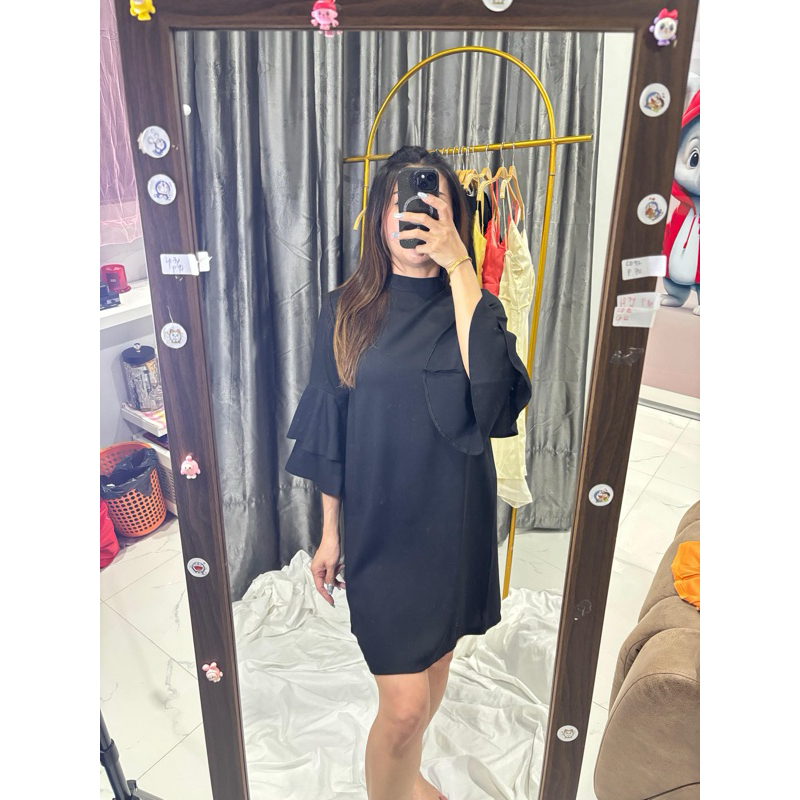 Jual Preloved Dress Hitam Ruffle lengan | Shopee Indonesia