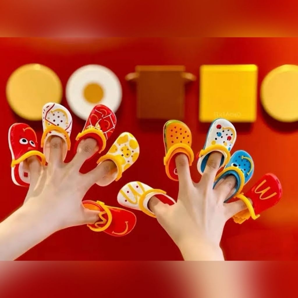 Jual McD - 2024 Mini Crocs KeyChain Series (10Designs) | Shopee Indonesia