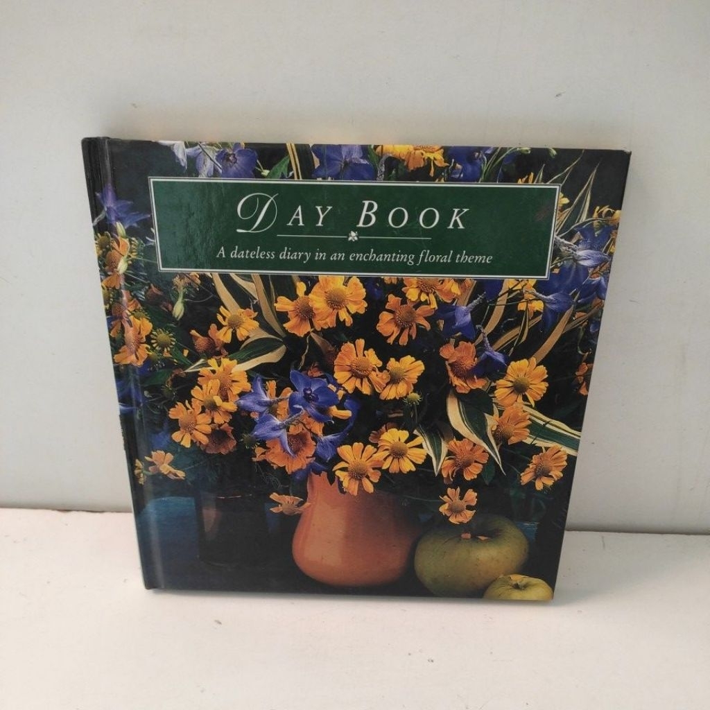 Jual DAY BOOK ( A DATELESS DIARY IN AN ENCHANTING FLORAL THEME ...