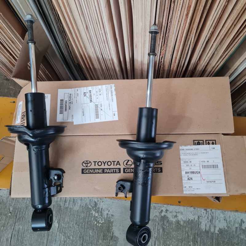 Jual Shockbreaker Innova Reborn Original Dealer Auto2000 | Shopee Indonesia