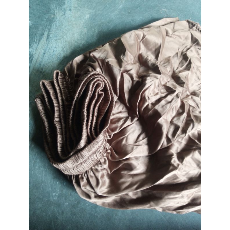 Jual penutup kolong satin / bedskirt bahan satin#rumbai | Shopee Indonesia