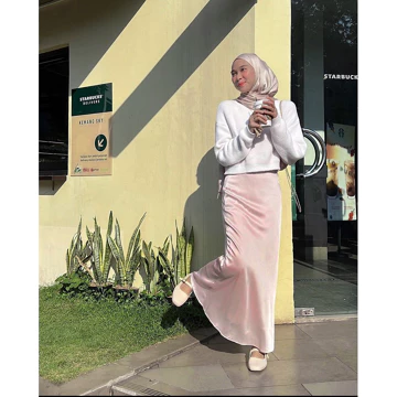 LAVEELAA Rok Satin Rose Skirt