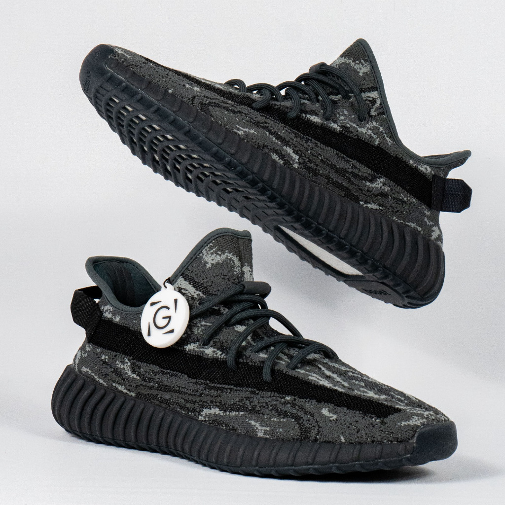 Sepatu Adidas Adidas Id Yeezy Adidas Yeezy 350 V2 Black, Size: 41