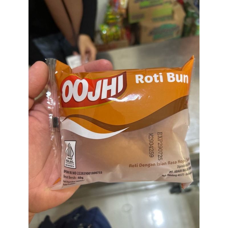 Jual OOJHI roti Bun kopi susu 60gram | Shopee Indonesia