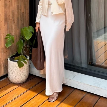 Kaia Sateen Skirt (Renaette) Rok Satin Panjang Full Furing Korean Skirt