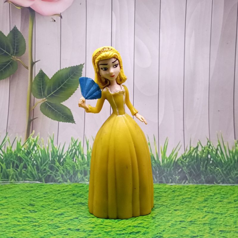 Jual Mainan Jadul Figure Princess Putri Kerajaan Gaun Kuning Boneka ...