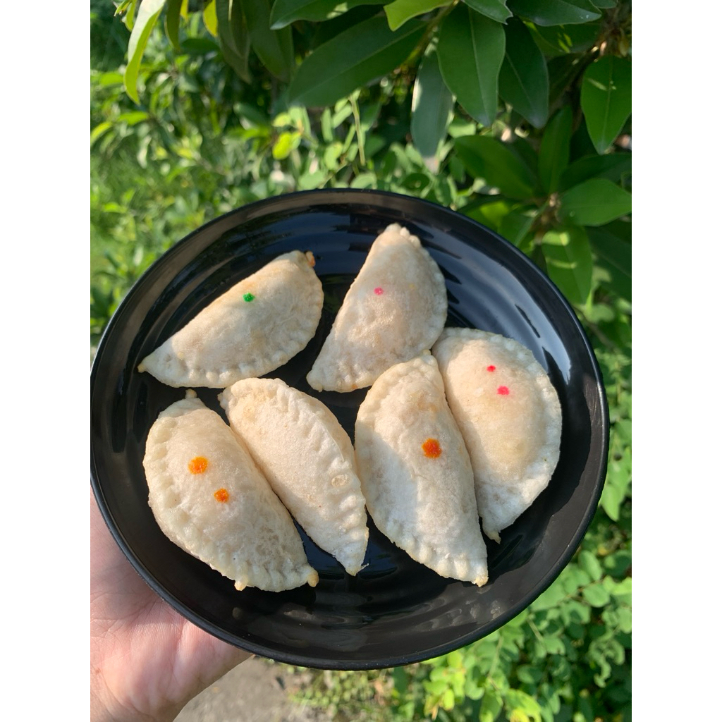 Jual Cireng isi ayam suwir pedas frozen food isi 10 pcs (7 cm) | Shopee ...